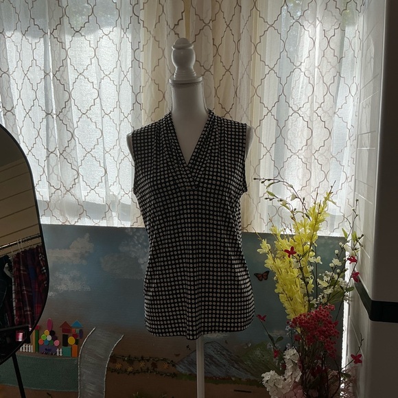 Anne Klein Black and White Sleeveless Blouse - Picture 5 of 5